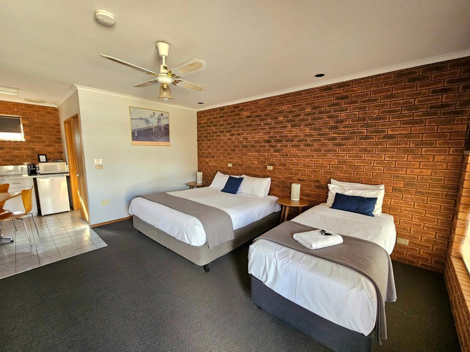 Bridge Motor Inn טוקומוואל מראה חיצוני תמונה